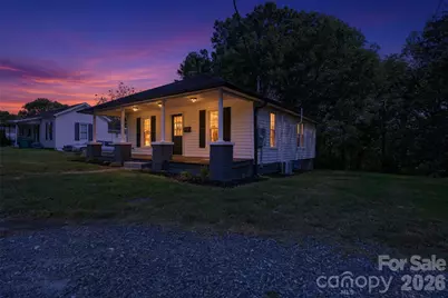 333 Derby Avenue, Newton, NC 28658 - Photo 2