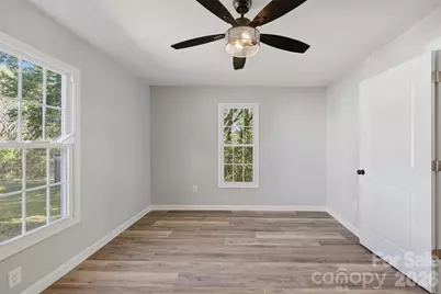 333 Derby Avenue, Newton, NC 28658 - Photo 34