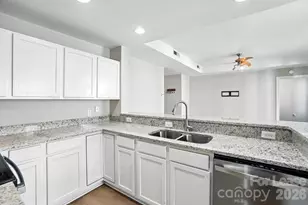 718 W Trade St, Charlotte, NC 28202 - Photo 18