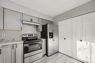 6134 Bent Tree Ct, Charlotte, NC 28212 - Photo 4