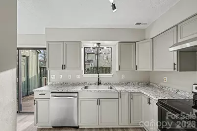 6134 Bent Tree Court, Charlotte, NC 28212 - Photo 2