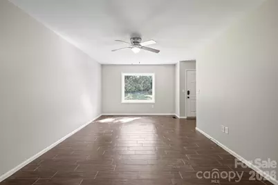 731 10th Avenue NE, Hickory, NC 28601 - Photo 10
