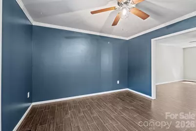 731 10th Avenue NE, Hickory, NC 28601 - Photo 12
