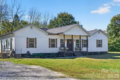 1347 Crossland Road, Clover, SC 29710 - Photo 2