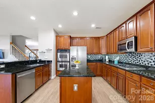4425 Golden View Dr, Charlotte, NC 28278 - Photo 16