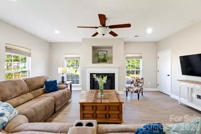 4425 Golden View Drive, Charlotte, NC 28278 - Photo 12