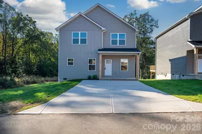 1429 10th Avenue SW, Hickory, NC 28602 - Photo 1