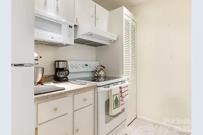 1323 Queens Road #317, Charlotte, NC 28207 - Photo 8
