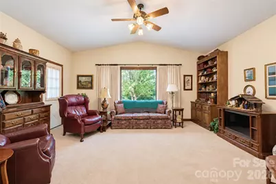 719 2nd Avenue, Conover, NC 28613 - Photo 4