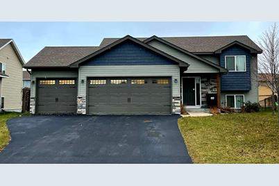 908 Robin Road NW - Photo 1