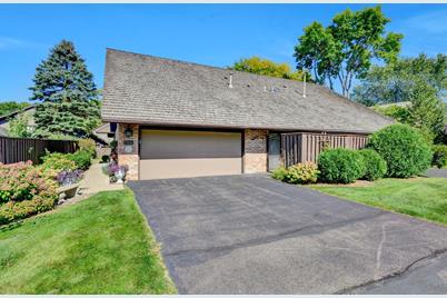 17830 Comstock Road, Minnetonka, MN 55391 - Photo 1