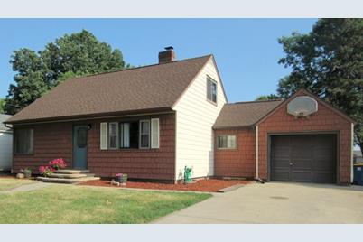 535 E 11th Street, Gibbon, MN 55335 - Photo 1