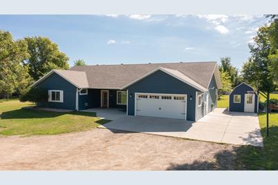 1526 N Cleveland Avenue, Fergus Falls, MN 56537 - Photo 1