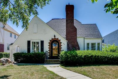 1736 Hillcrest Avenue, Saint Paul, MN 55116 - Photo 1