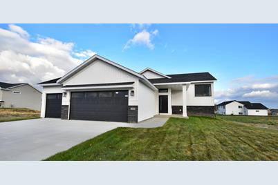 324 Highlands Avenue, Zumbrota, MN 55992 - Photo 1