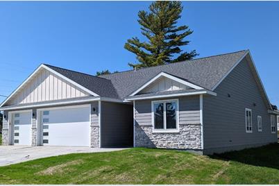 10 8th Street NE, Plainview, MN 55964 - Photo 1