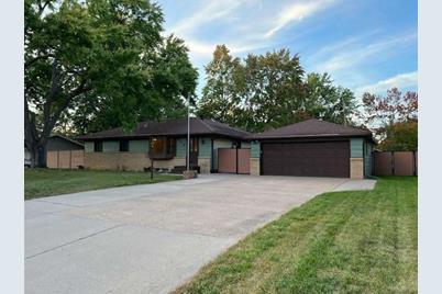 616 82nd Avenue N, Brooklyn Park, MN 55444 - Photo 1