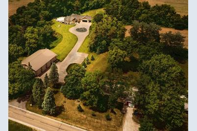 19229 County 10 Blvd, Zumbrota, MN 55992 - Photo 1