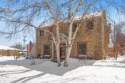 2122 Highland Parkway, Saint Paul, MN 55116 - Photo 1