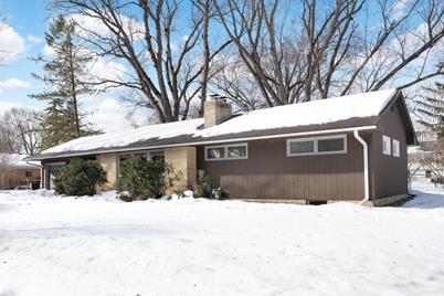 2135 Noble Avenue N, Golden Valley, MN 55422 - Photo 1