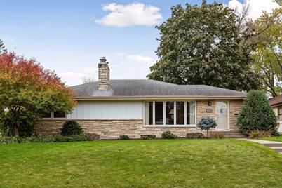 2600 27th Avenue NE, Saint Anthony, MN 55418 - Photo 1