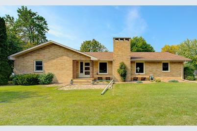 323 9th Street, Gaylord, MN 55334 - Photo 1