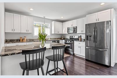 2084 Reaney Avenue E, Saint Paul, MN 55119 - Photo 1