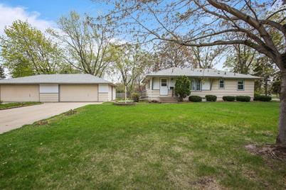 7116 Janell Avenue N, Brooklyn Park, MN 55428 - Photo 1