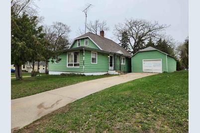 223 Main Street NW, Menahga, MN 56464 - Photo 1