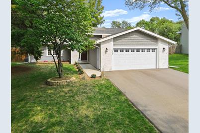 7481 Saratoga Drive, Chanhassen, MN 55317 - Photo 1