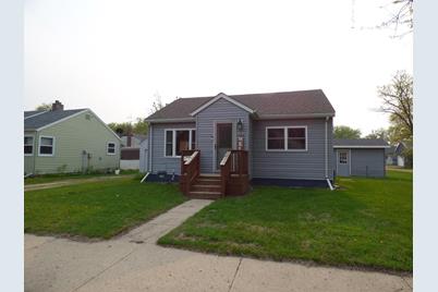 824 Collins Avenue, Windom, MN 56101 - Photo 1