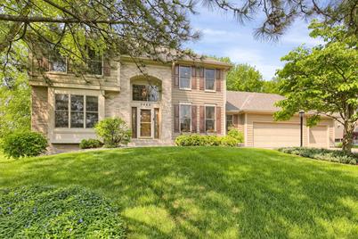 2460 Hidden Lake Drive, Woodbury, MN 55125 - Photo 1