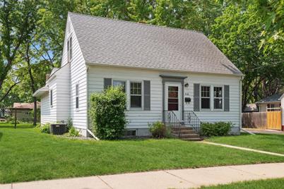 826 Holmes Street S, Shakopee, MN 55379 - Photo 1