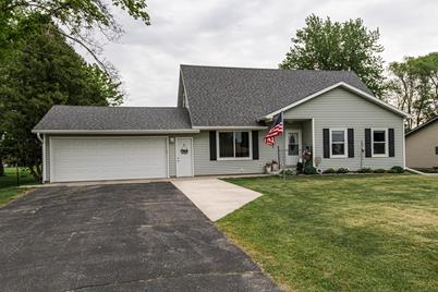 500 E Front Street, Claremont, MN 55924 - Photo 1