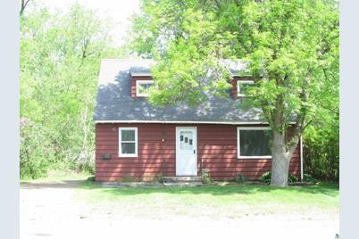 905 Prospect Avenue W, Cloquet, MN 55720 - Photo 1