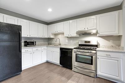 8936 Neill Lake Road #125E, Eden Prairie, MN 55347 - Photo 1