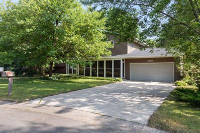 360 Oakcrest Lane, Roseville, MN 55113 - Photo 1