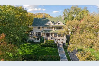 2706 W Lake Of The Isles Parkway, Minneapolis, MN 55416 - Photo 1