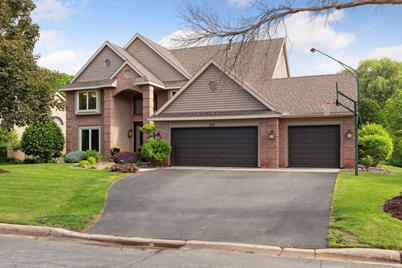 621 Hampshire Drive, Mendota Heights, MN 55120 - Photo 1