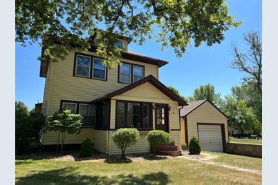 114 S 5th Avenue E, Truman, MN 56088 - Photo 1