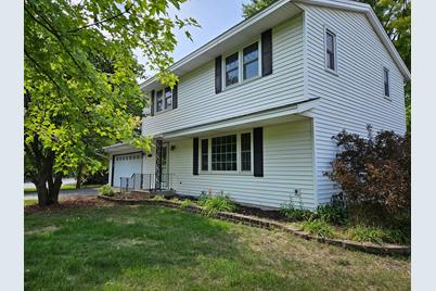 10607 Yosemite Road, Bloomington, MN 55437 - Photo 1