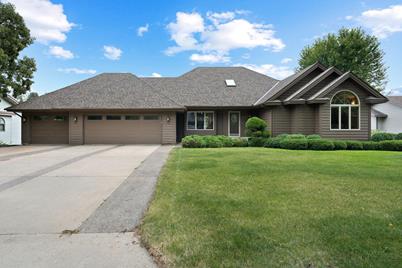 1239 Robinhood Lane SE, Owatonna, MN 55060 - Photo 1