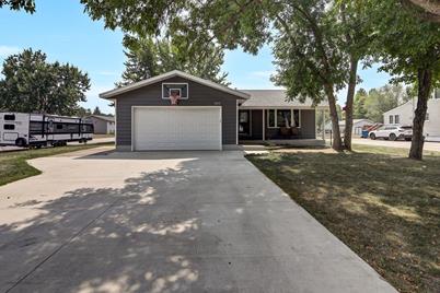 822 E Minnesota Street, Saint Joseph, MN 56374 - Photo 1