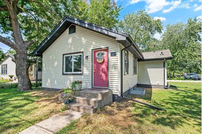 189 Hanson Road, Mahtomedi, MN 55115 - Photo 1