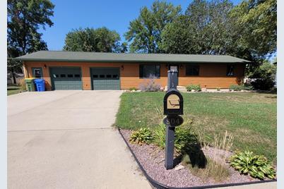 804 6th Avenue SE, Pipestone, MN 56164 - Photo 1