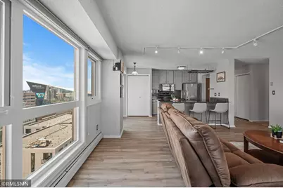 433 S 7th Street #1801, Minneapolis, MN 55415 - Photo 1