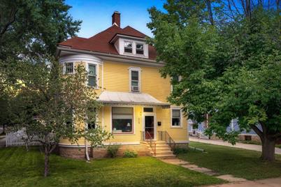 326 W Wabasha Street, Winona, MN 55987 - Photo 1