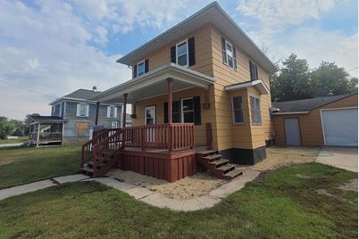 318 3rd Street SE, Pipestone, MN 56164 - Photo 1