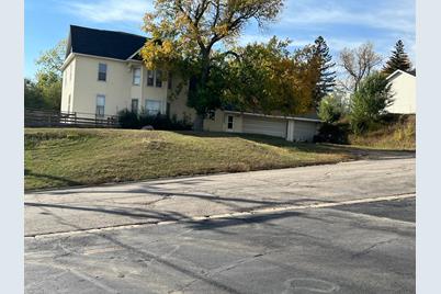 325 E Benton Street, Lake Benton, MN 56149 - Photo 1