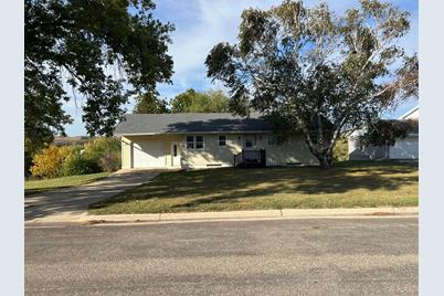 319 Lakeview Street S, Lake Benton, MN 56149 - Photo 1